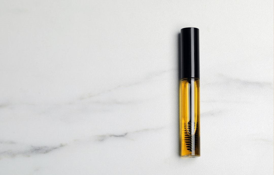 What is an eyelash serum and how does it work? sinsnlashes